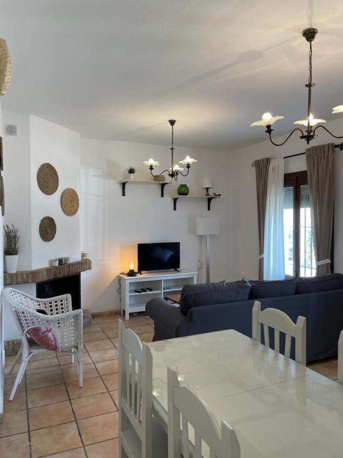 Agradable Casa Rural Con Chimenea En Interior Higuera De La Sierra  Exterior photo